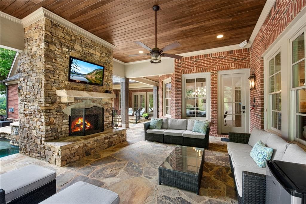 6 bedroom, 7 bathroom, 9,276 sq ft single family residence for sale at 13942 Tree Loft Road, Milton, GA 30004 — photo 4