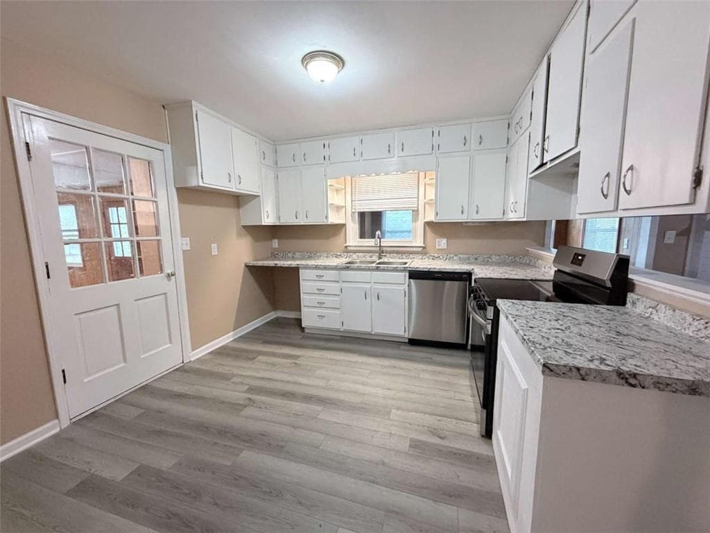 3 bedroom, 2 bathroom, 1,909 sq ft single family residence for sale at 1571 Ebenezer Road, Conyers, GA 30094 — photo 9