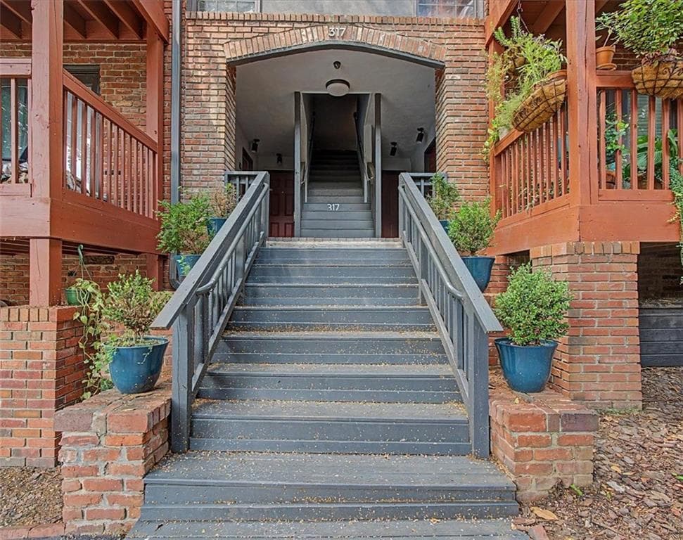 1 bedroom, 1 bathroom, 680 sq ft condominium for sale at 317 8th Street 7, Atlanta, GA 30309