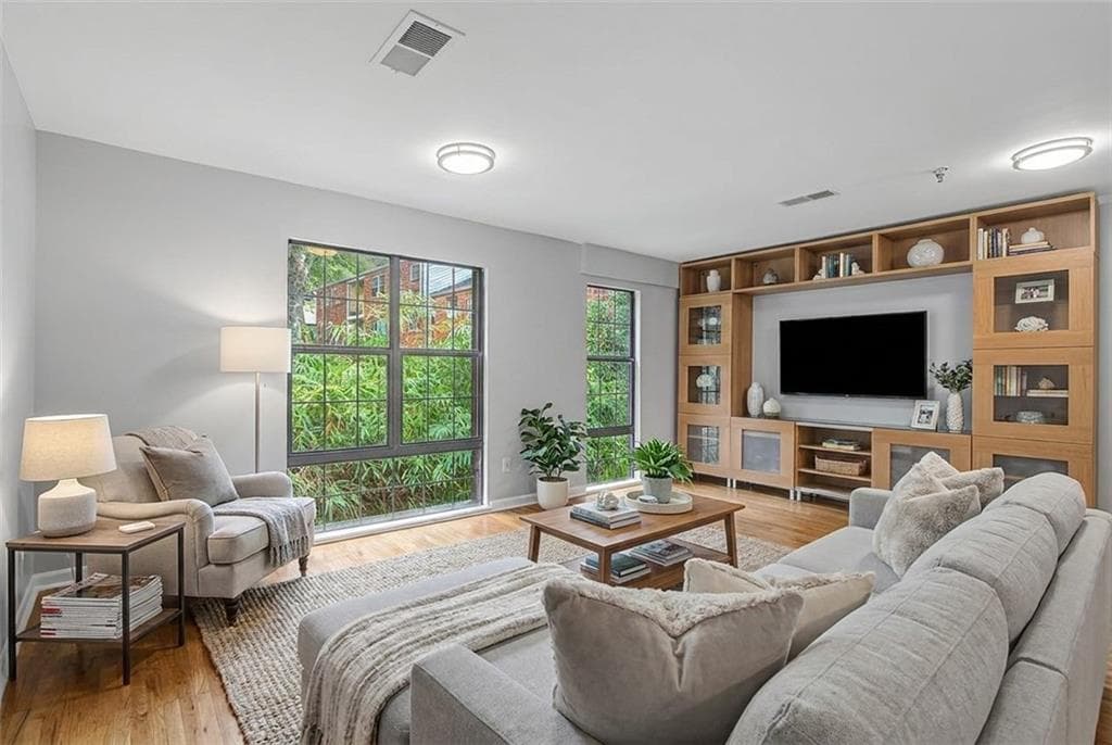 1 bedroom, 1 bathroom, 680 sq ft condominium for sale at 317 8th Street 7, Atlanta, GA 30309 — photo 2