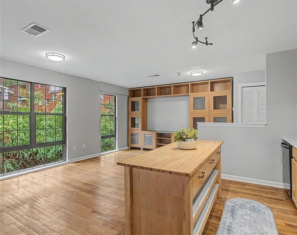 1 bedroom, 1 bathroom, 680 sq ft condominium for sale at 317 8th Street 7, Atlanta, GA 30309 — photo 5