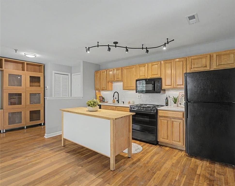 1 bedroom, 1 bathroom, 680 sq ft condominium for sale at 317 8th Street 7, Atlanta, GA 30309 — photo 6