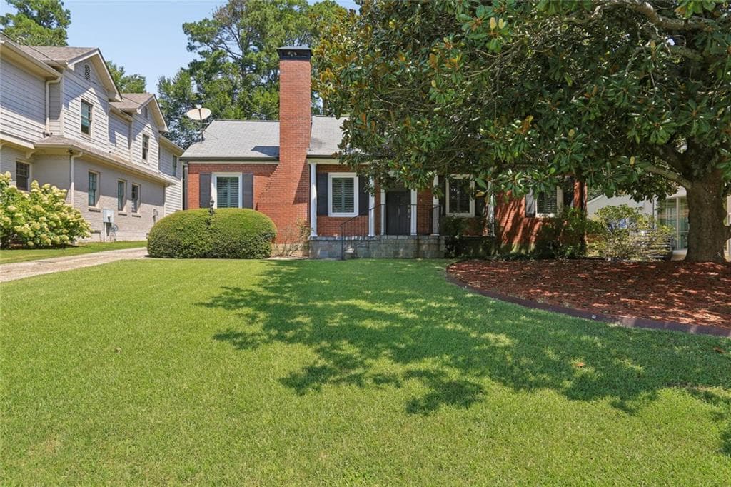 3 bedroom, 1 bathroom, 1,486 sq ft single family residence for rent at 266 Midvale Drive, Atlanta, GA 30342 for $2,900 a month — photo 1 of 27