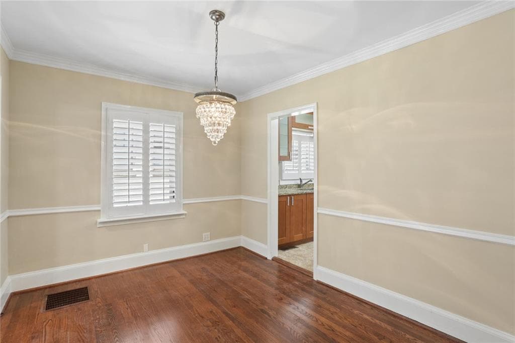 3 bedroom, 1 bathroom, 1,486 sq ft single family residence for rent at 266 Midvale Drive, Atlanta, GA 30342 for $2,900 a month — photo 9