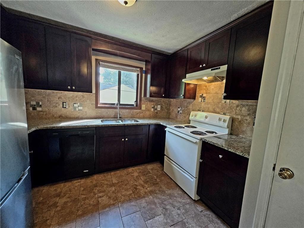 4 bedroom, 2 bathroom, 1,780 sq ft single family residence for rent at 2982 Hillwood Drive, Lawrenceville, GA 30044 for $2,189 a month — photo 8