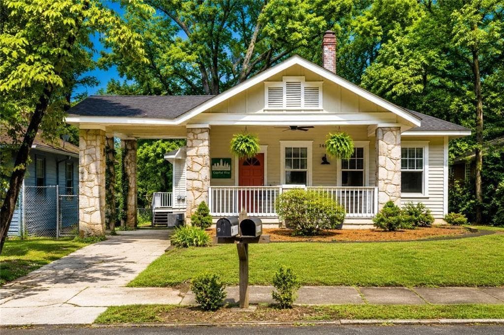 duplex under contract at 1440 Hartford Avenue, Atlanta, GA 30310