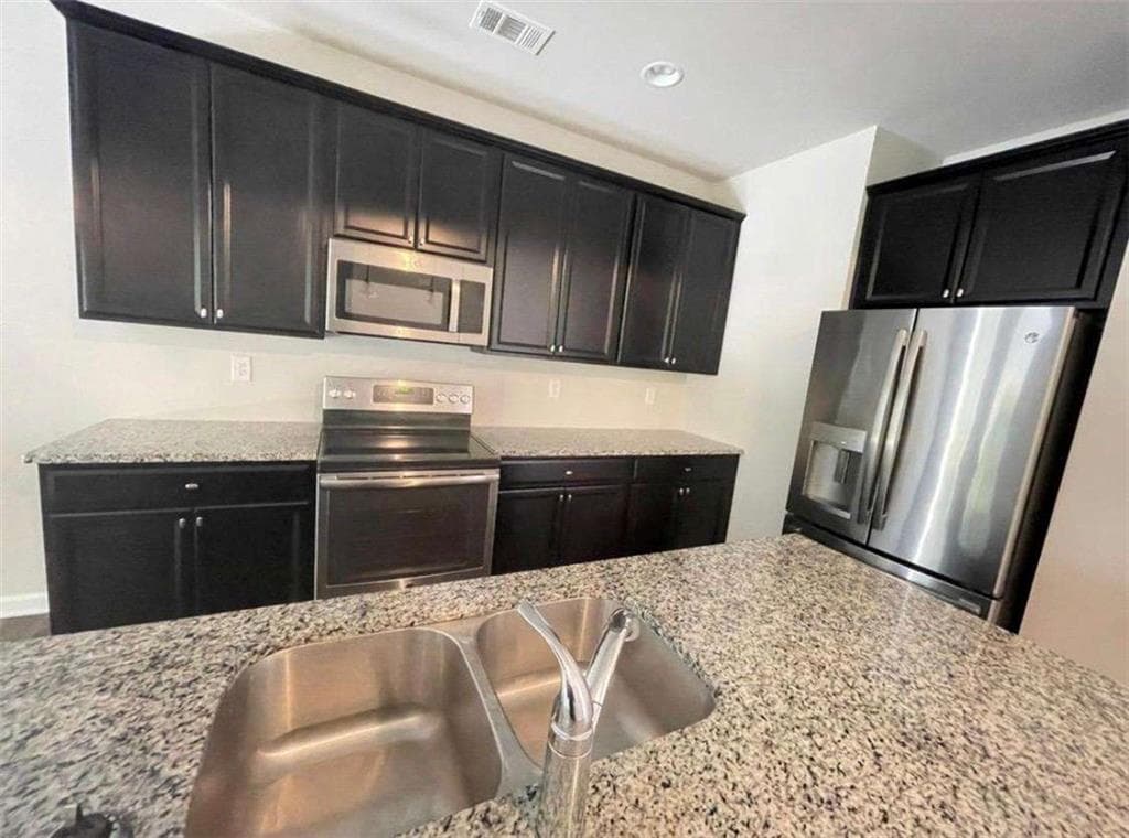 3 bedroom, 3 bathroom, 1,707 sq ft townhouse for rent at 1526 Brookmere Way, Cumming, GA 30040 for $2,300 a month — photo 3