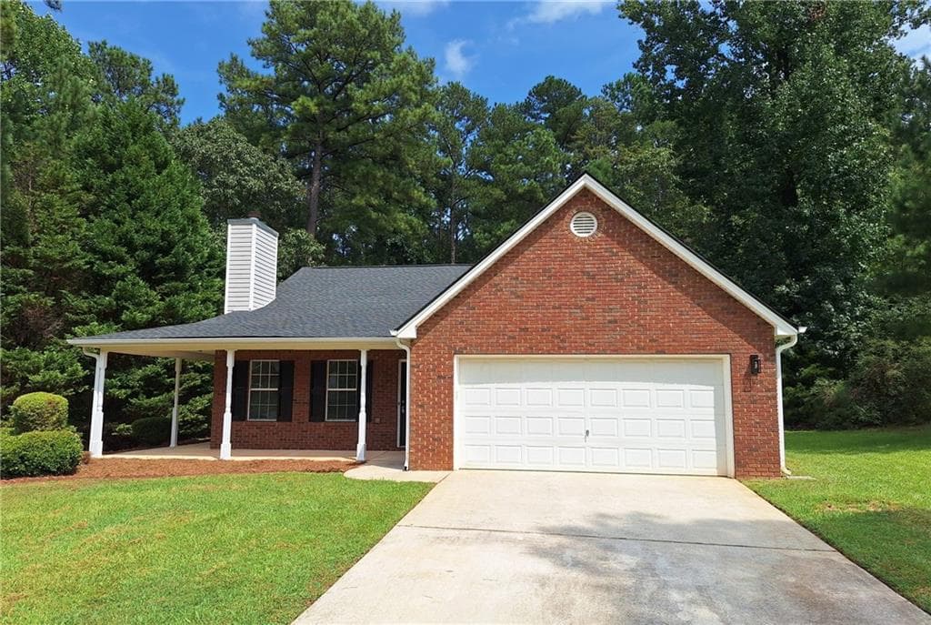 3 bedroom, 2 bathroom, 1,515 sq ft single family residence under contract at 215 Oak Hill Drive, Covington, GA 30016 — photo 4