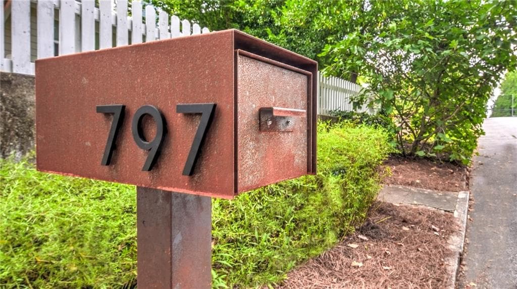 3 bedroom, 2 bathroom, 1,886 sq ft single family residence under contract at 797 Stokeswood Avenue, Atlanta, GA 30316 — photo 5