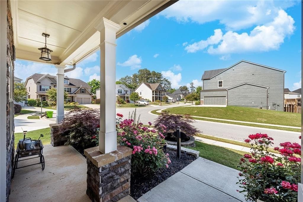7 bedroom, 5 bathroom, 4,746 sq ft single family residence for sale at 142 Madison Street, Canton, GA 30115 — photo 4