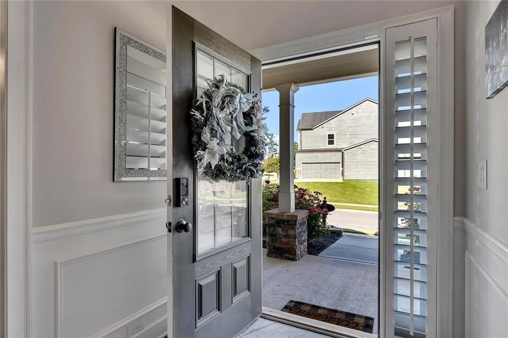 7 bedroom, 5 bathroom, 4,746 sq ft single family residence for sale at 142 Madison Street, Canton, GA 30115 — photo 5