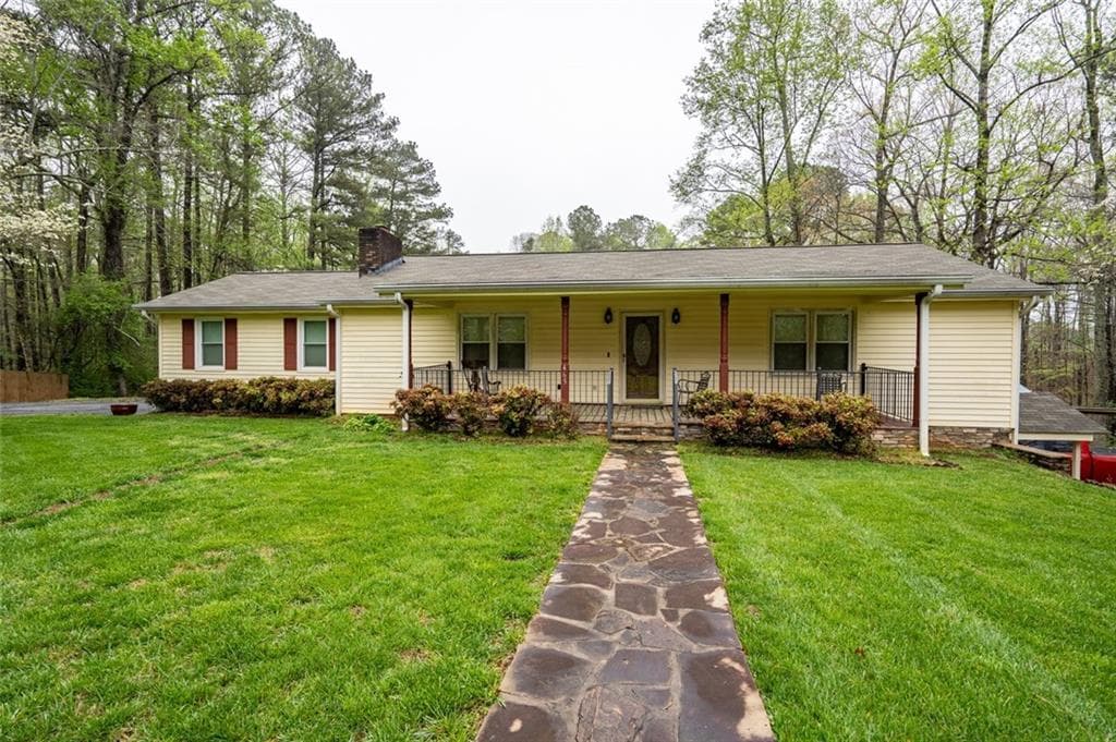 2 bedroom, 2 bathroom, 1,680 sq ft single family residence for rent at 465 Dobbs Road A, Woodstock, GA 30188 for $2,400 a month