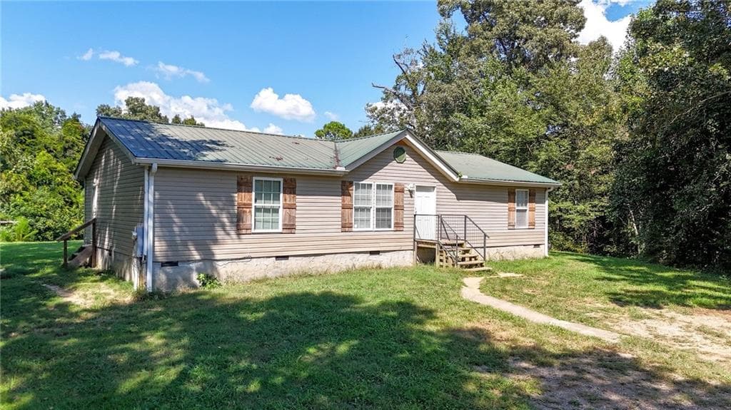 4 bedroom, 2 bathroom, 1,404 sq ft single family residence for sale at 4382 Dews Pond Road, Calhoun, GA 30701 — photo 5
