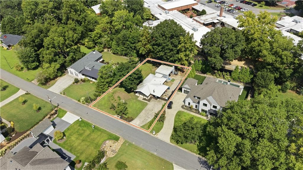 3 bedroom, 1 bathroom, 1,440 sq ft single family residence under contract at 211 Brooke Drive, Alpharetta, GA 30009 — photo 4