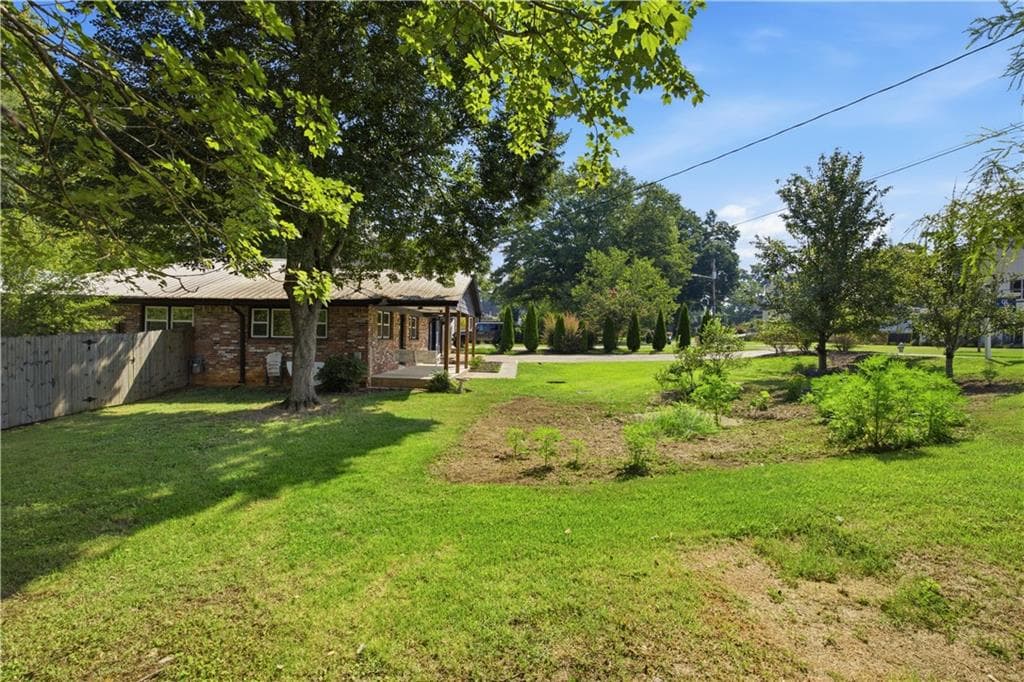 3 bedroom, 1 bathroom, 1,440 sq ft single family residence under contract at 211 Brooke Drive, Alpharetta, GA 30009 — photo 8