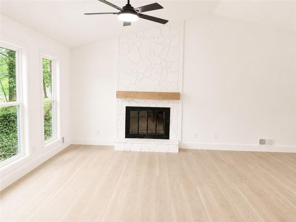 4 bedroom, 3 bathroom, 1,567 sq ft single family residence under contract at 605 Dover Street, Marietta, GA 30066 — photo 5