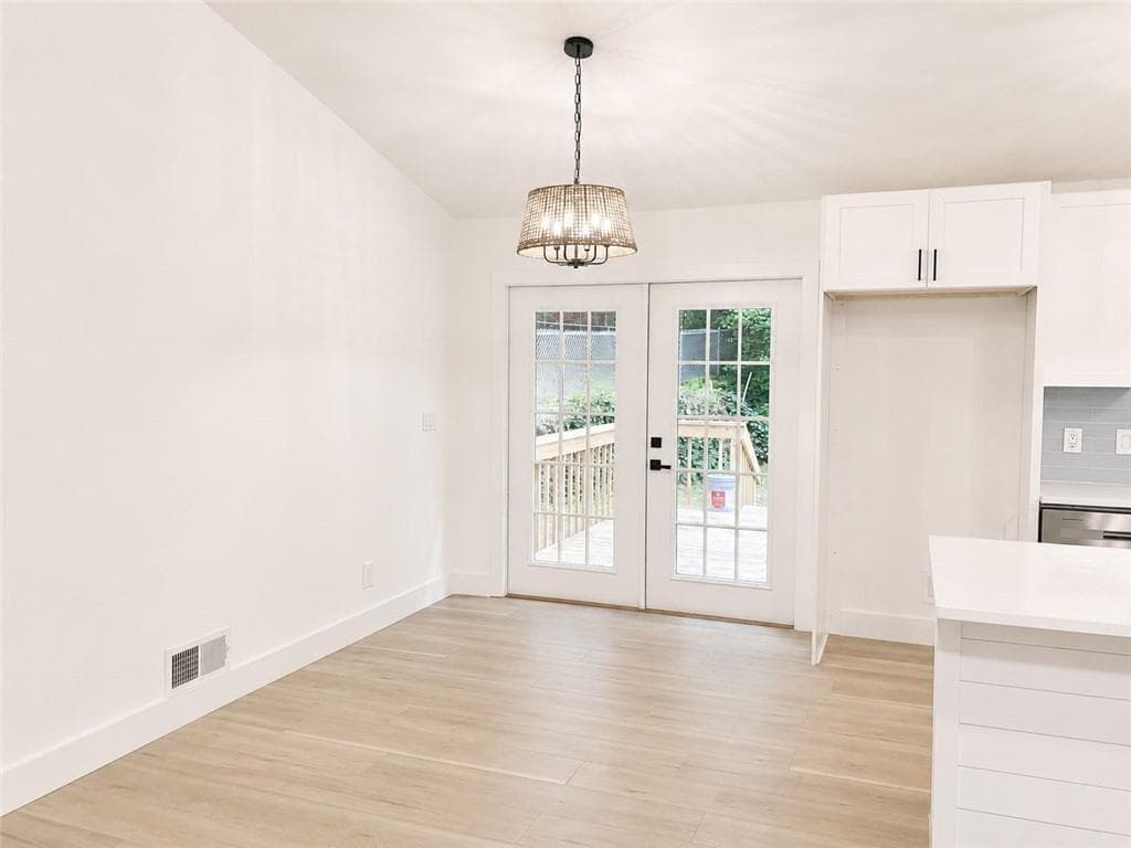 4 bedroom, 3 bathroom, 1,567 sq ft single family residence under contract at 605 Dover Street, Marietta, GA 30066 — photo 6