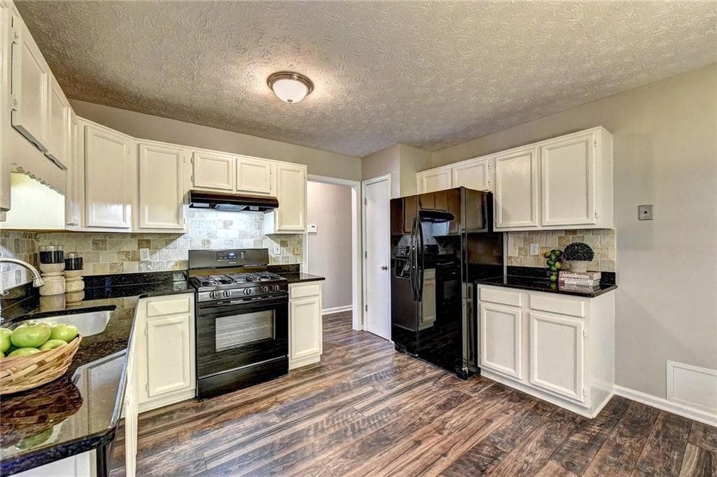3 bedroom, 2 bathroom, 2,456 sq ft single family residence for rent at 235 Tanners Court, Alpharetta, GA 30022 for $2,750 a month — photo 9