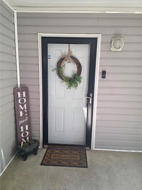 3 bedroom, 2 bathroom, 1,292 sq ft condominium for sale at 6102 Fairington Ridge Circle, Lithonia, GA 30038 — photo 2