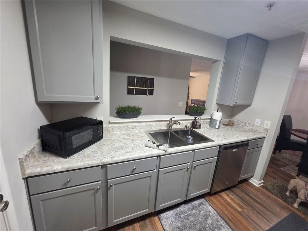 3 bedroom, 2 bathroom, 1,292 sq ft condominium for sale at 6102 Fairington Ridge Circle, Lithonia, GA 30038 — photo 10