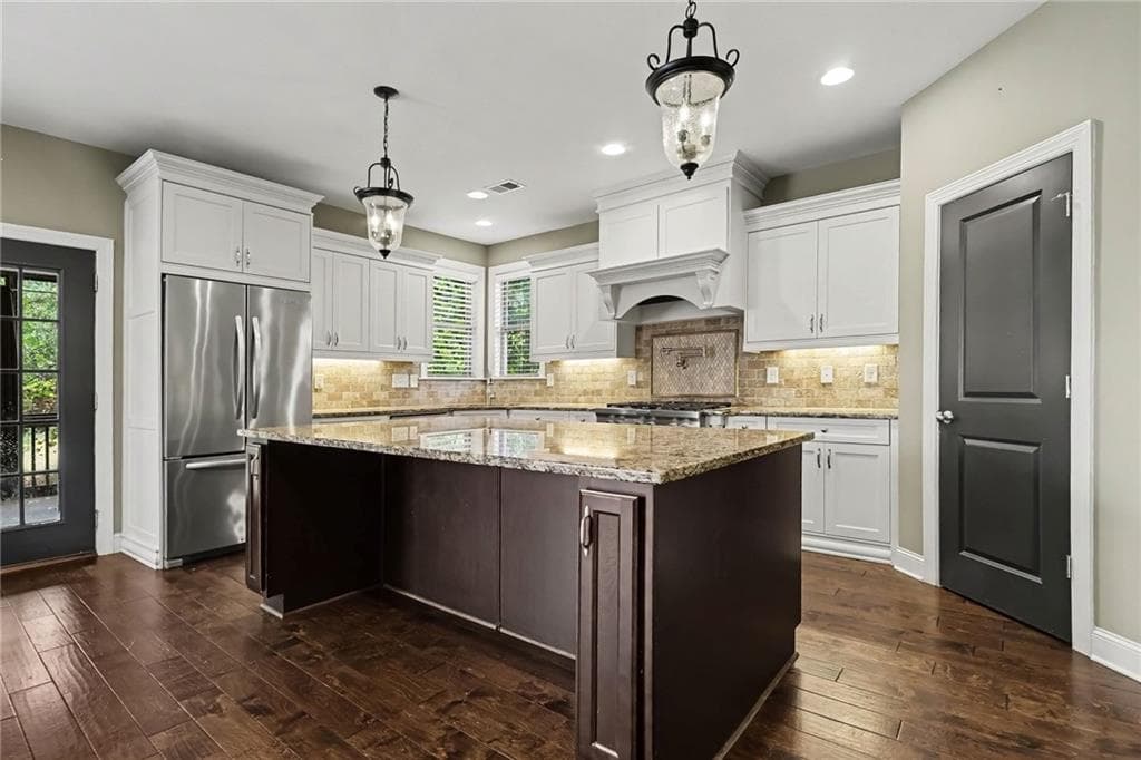 5 bedroom, 4 bathroom, 3,829 sq ft single family residence for sale at 4170 Williams Point Drive, Cumming, GA 30028 — photo 6
