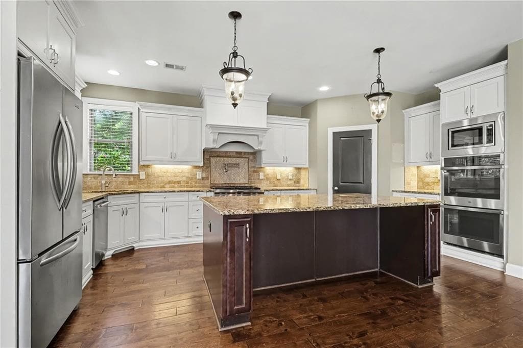 5 bedroom, 4 bathroom, 3,829 sq ft single family residence for sale at 4170 Williams Point Drive, Cumming, GA 30028 — photo 7