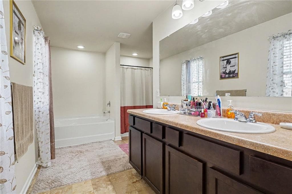 4 bedroom, 3 bathroom, 2,382 sq ft single family residence under contract at 1889 Sea Oats Drive, Hampton, GA 30228 — photo 6