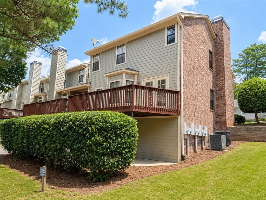 3 bedroom, 4 bathroom, 1,600 sq ft townhouse for sale at 621 Granby Hill Place, Alpharetta, GA 30022 — photo 2