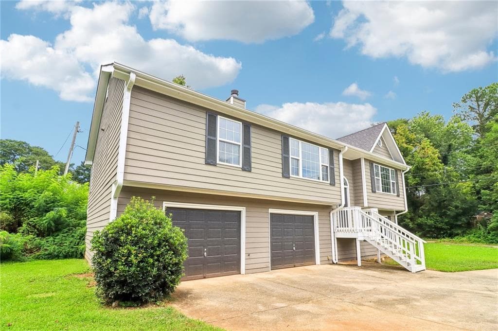 4 bedroom, 2 bathroom, 1,558 sq ft single family residence for sale at 2896 Emory Road, Smyrna, GA 30080 — photo 3