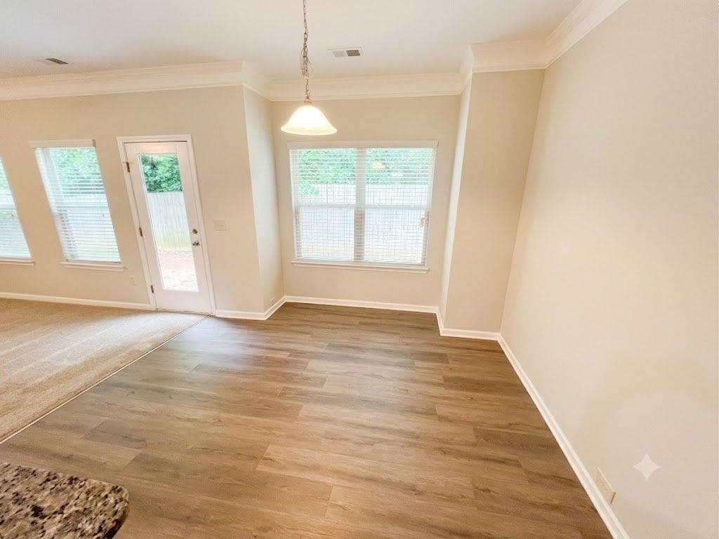 5 bedroom, 3 bathroom, 2,981 sq ft single family residence for rent at 1086 Blind Brook Circle, Hoschton, GA 30548 for $2,295 a month — photo 8