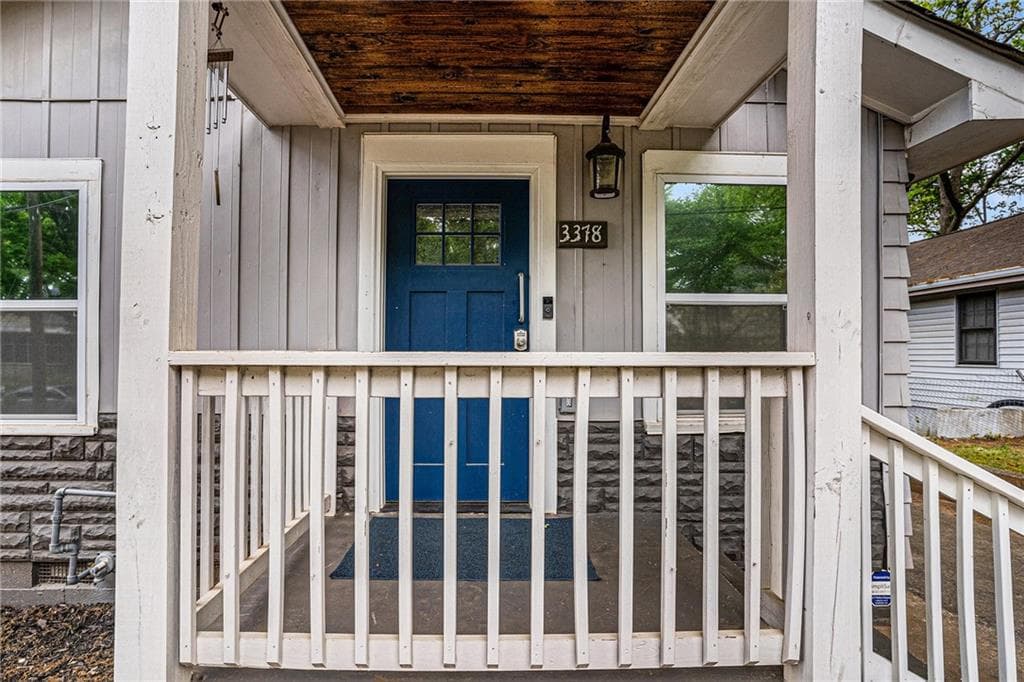 3 bedroom, 2 bathroom, 1,008 sq ft single family residence for sale at 3378 Lavista, Hapeville, GA 30354