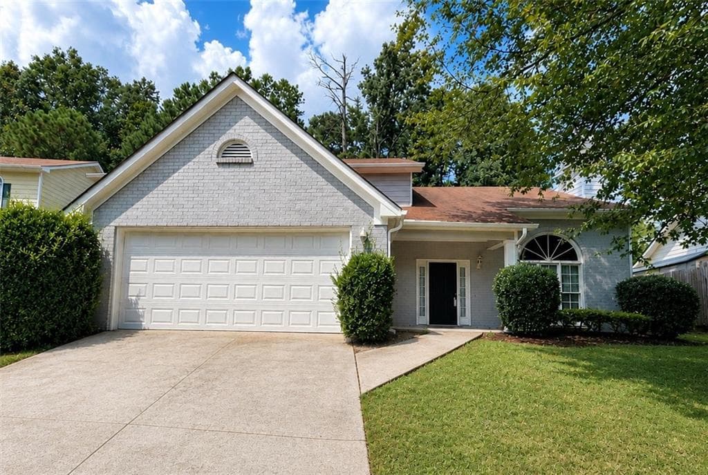 3 bedroom, 2 bathroom, 2,456 sq ft single family residence for rent at 235 Tanners Court, Alpharetta, GA 30022 for $2,750 a month — photo 1 of 22