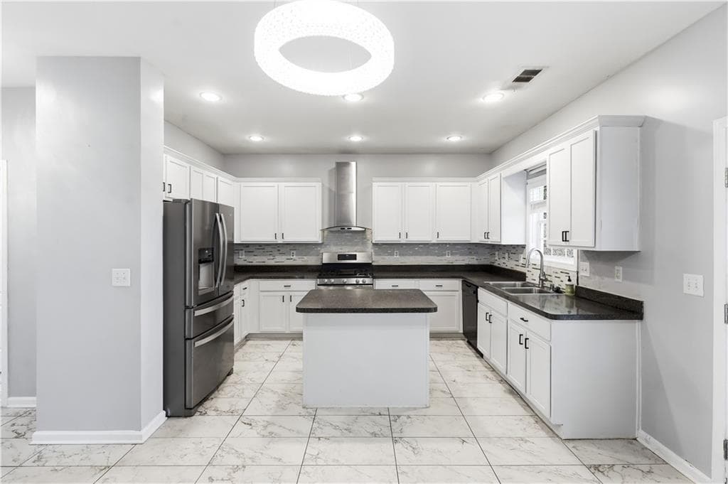 5 bedroom, 4 bathroom, 2,708 sq ft single family residence for sale at 1332 Melrose Woods Lane, Lawrenceville, GA 30045 — photo 5