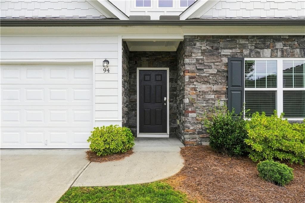 2 bedroom, 2 bathroom, 1,357 sq ft townhouse under contract at 94 Sanctuary Place, Jasper, GA 30143 — photo 2