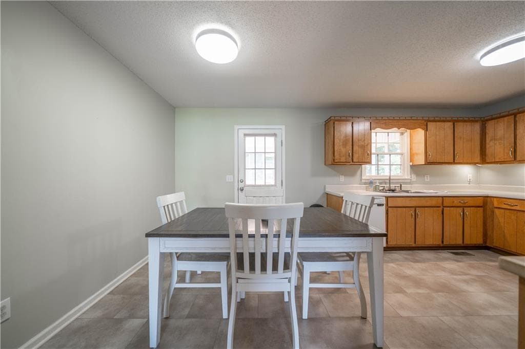 3 bedroom, 2 bathroom, 1,260 sq ft single family residence under contract at 12 Adams Way, Adairsville, GA 30103 — photo 7