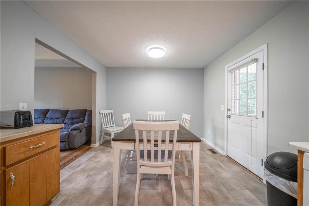 3 bedroom, 2 bathroom, 1,260 sq ft single family residence under contract at 12 Adams Way, Adairsville, GA 30103 — photo 8
