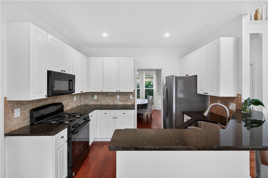 6 bedroom, 4 bathroom, 3,601 sq ft single family residence for sale at 2281 Barrett Drive, Cumming, GA 30040 — photo 8