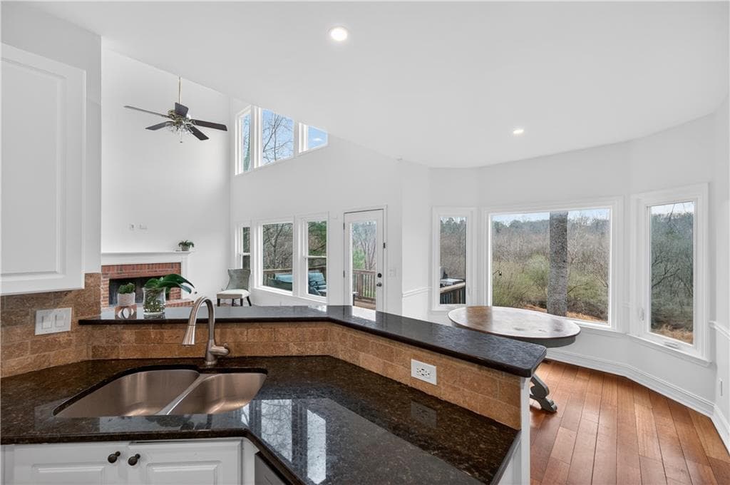 6 bedroom, 4 bathroom, 3,601 sq ft single family residence for sale at 2281 Barrett Drive, Cumming, GA 30040 — photo 10
