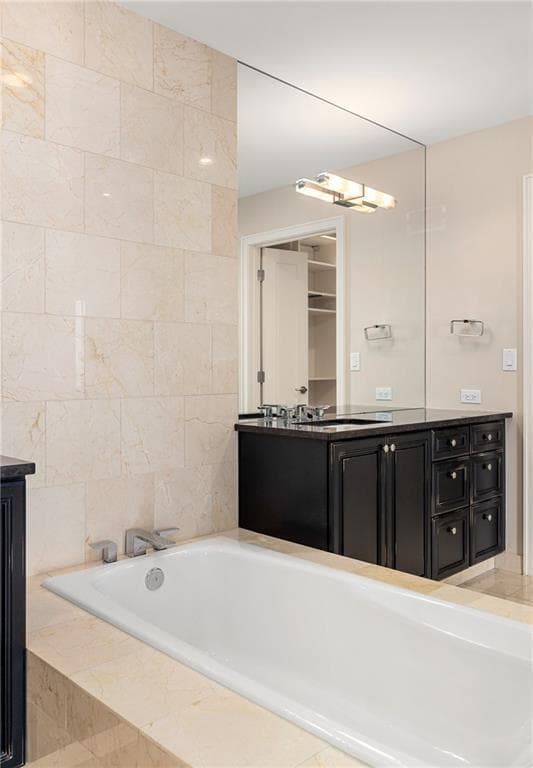 3 bedroom, 4 bathroom, 2,800 sq ft condominium for rent at 3325 Piedmont Road 2905, Atlanta, GA 30305 for $7,500 a month — photo 7
