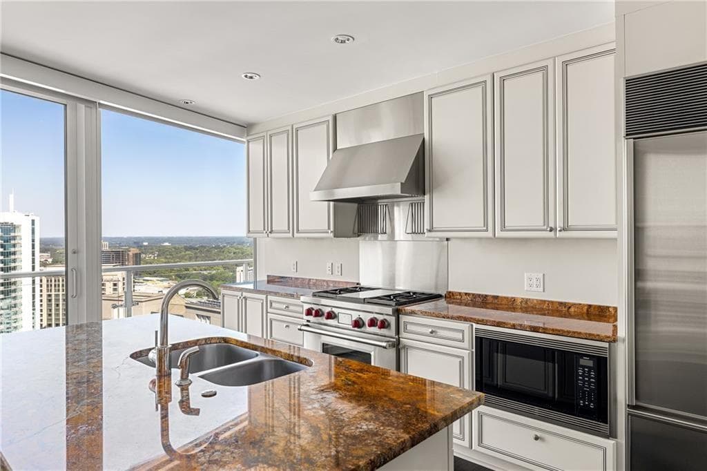 3 bedroom, 4 bathroom, 2,800 sq ft condominium for rent at 3325 Piedmont Road 2905, Atlanta, GA 30305 for $7,500 a month — photo 10