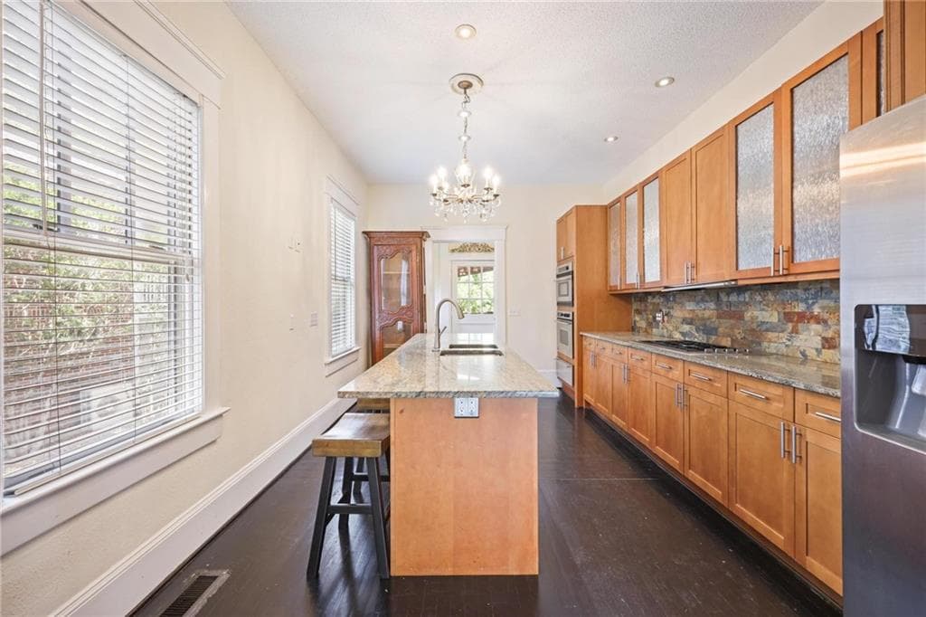 3 bedroom, 2 bathroom, 2,000 sq ft single family residence for rent at 26 Highland Drive, Atlanta, GA 30305 for $4,000 a month — photo 8