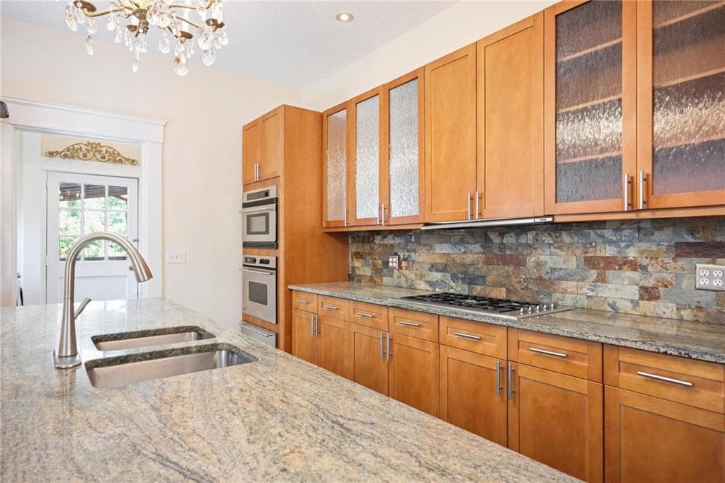 3 bedroom, 2 bathroom, 2,000 sq ft single family residence for rent at 26 Highland Drive, Atlanta, GA 30305 for $4,000 a month — photo 9