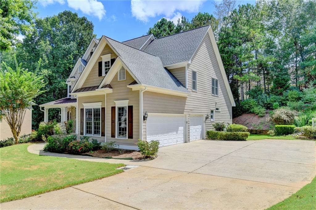 5 bedroom, 4 bathroom, 4,018 sq ft single family residence for sale at 455 Hillcrest View Drive, Suwanee, GA 30024 — photo 2
