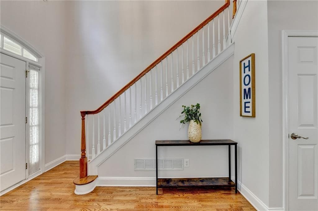 5 bedroom, 4 bathroom, 4,018 sq ft single family residence for sale at 455 Hillcrest View Drive, Suwanee, GA 30024 — photo 5