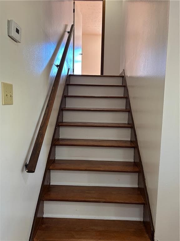 4 bedroom, 3 bathroom, 2,186 sq ft single family residence for sale at 676 Killian Hill Road, Lilburn, GA 30047 — photo 8
