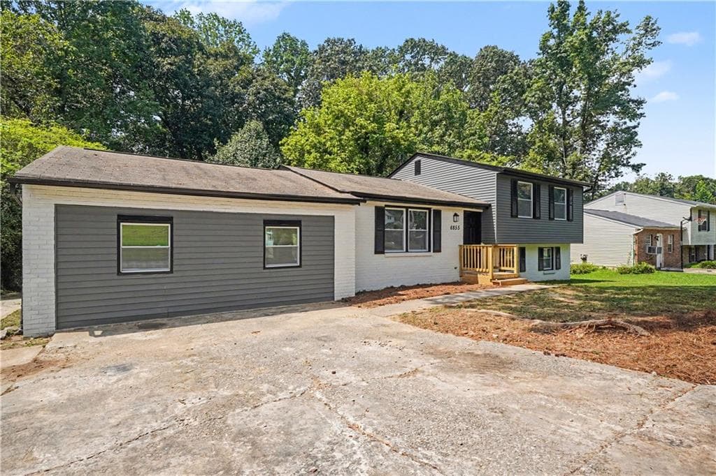 4 bedroom, 2 bathroom, 1,750 sq ft single family residence under contract at 6855 Kimberly Mill Road, Atlanta, GA 30349 — photo 2