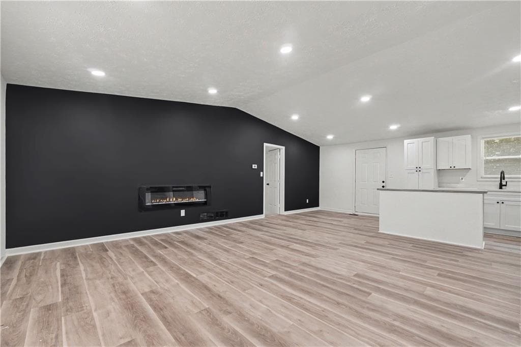 4 bedroom, 2 bathroom, 1,750 sq ft single family residence under contract at 6855 Kimberly Mill Road, Atlanta, GA 30349 — photo 3