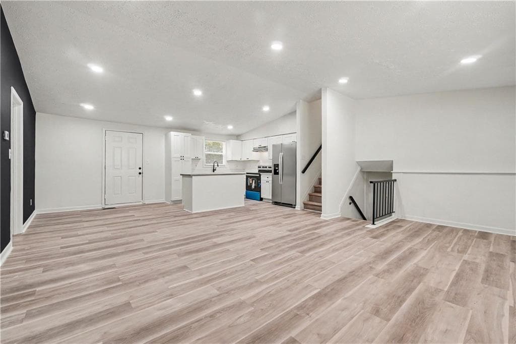 4 bedroom, 2 bathroom, 1,750 sq ft single family residence under contract at 6855 Kimberly Mill Road, Atlanta, GA 30349 — photo 4