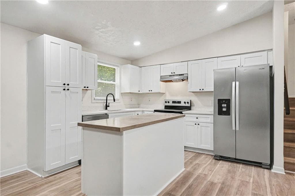 4 bedroom, 2 bathroom, 1,750 sq ft single family residence under contract at 6855 Kimberly Mill Road, Atlanta, GA 30349 — photo 6