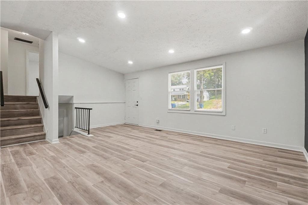 4 bedroom, 2 bathroom, 1,750 sq ft single family residence under contract at 6855 Kimberly Mill Road, Atlanta, GA 30349 — photo 8